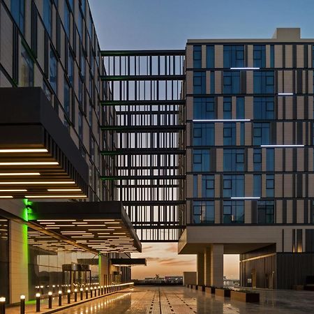 Holiday Inn Dubai Al-Maktoum Airport By Ihg Exterior foto