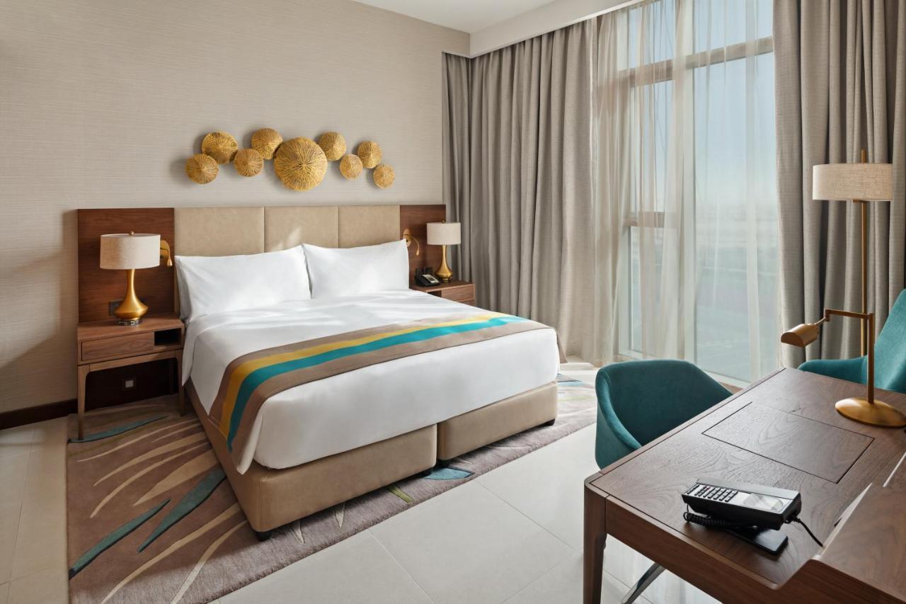 Holiday Inn Dubai Al-Maktoum Airport By Ihg Exterior foto